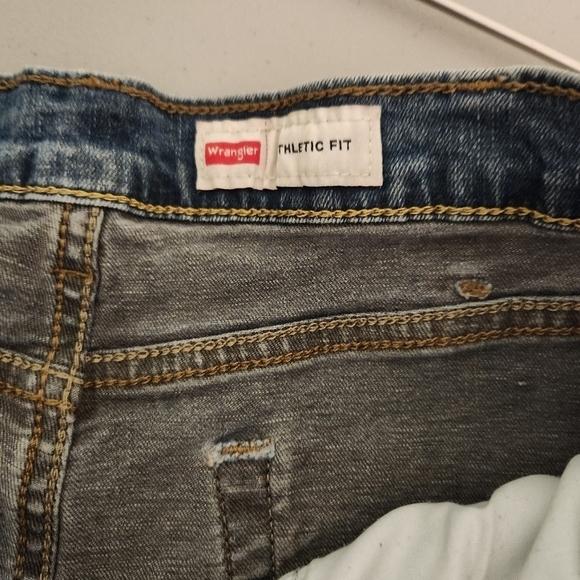 Wrangler Athletic Fit Jeans Mens,  sz 36 - Picture 4 of 7